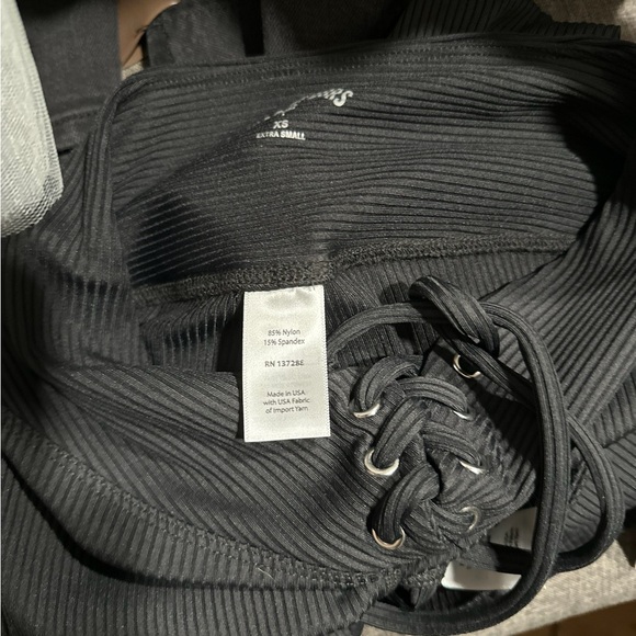 Year of Ours | NWT! Ribbed 6” Football Shorts - Picture 4 of 6